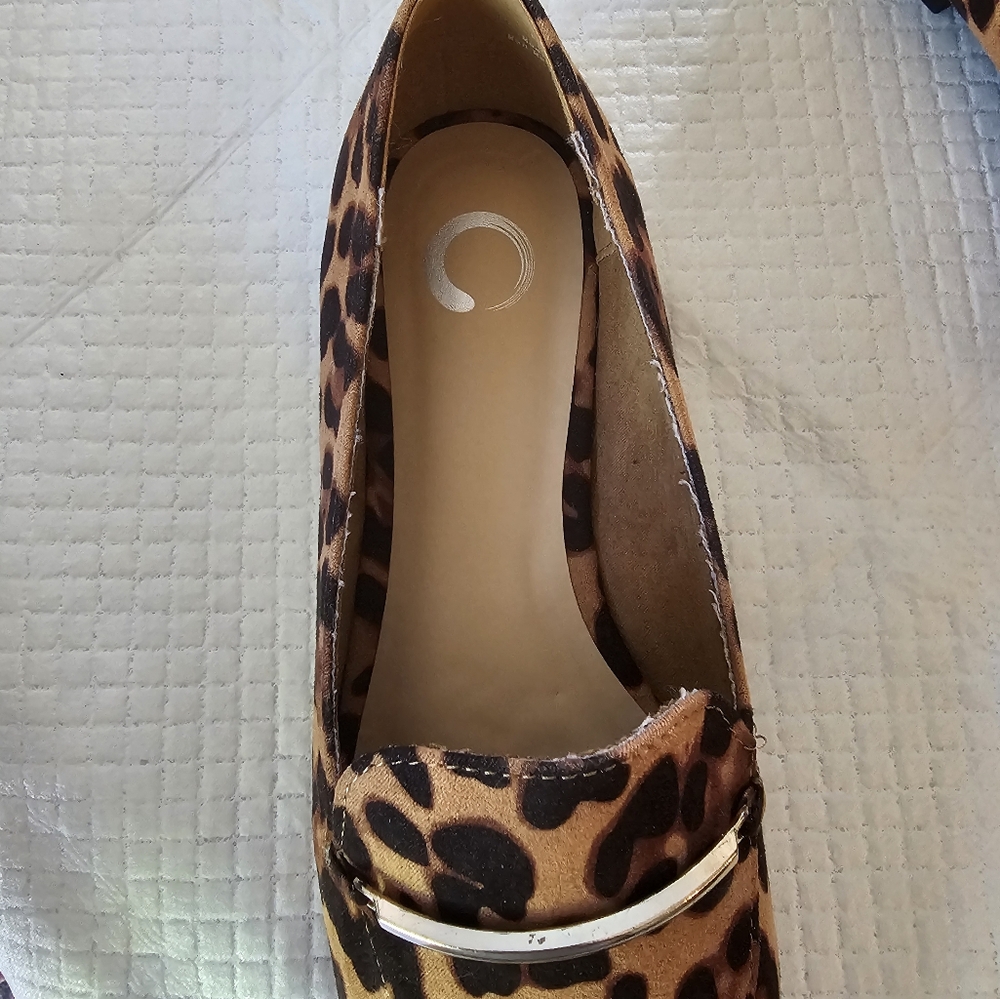 Leopard Print Flats - Picture 3 of 4